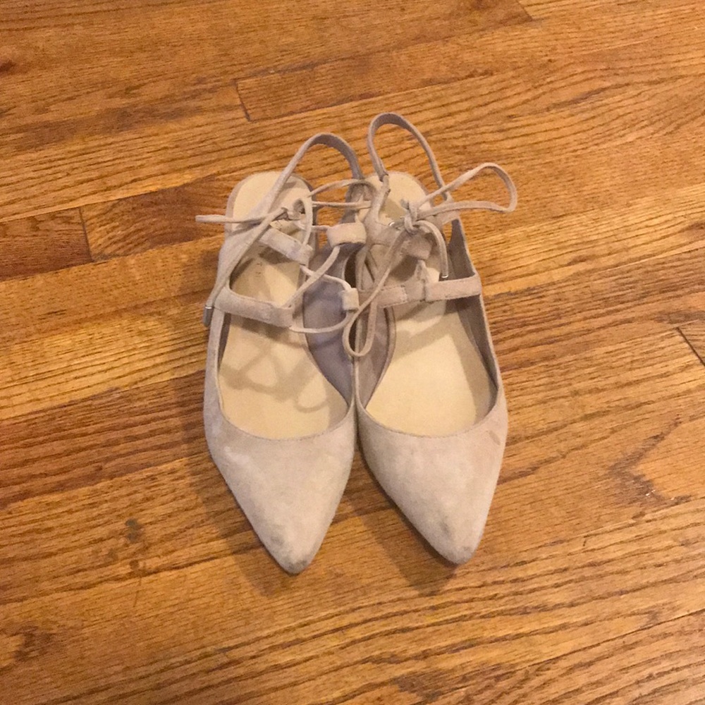 Lord and Taylor tie up heels